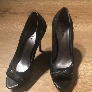 Black Guess heels!